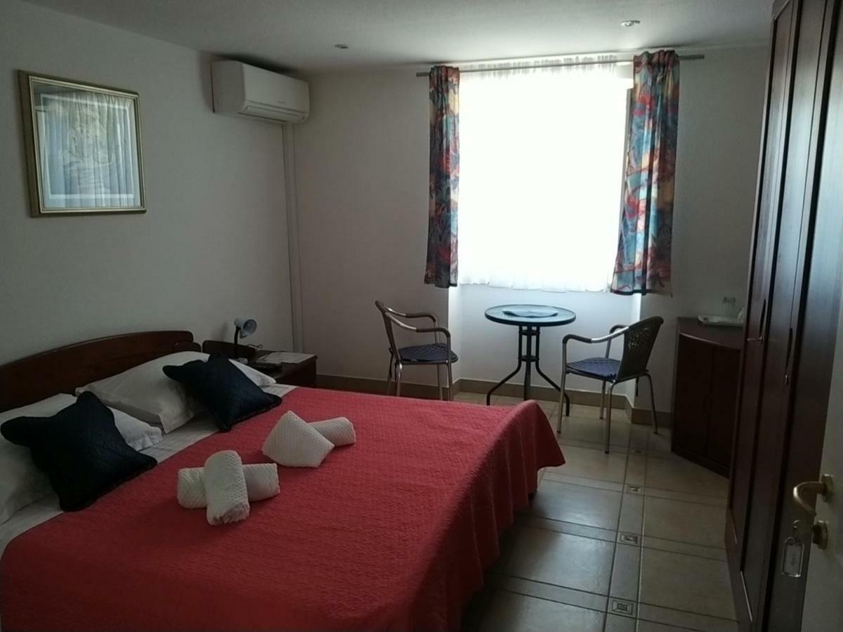 Riva Rooms Bol Bagian luar foto