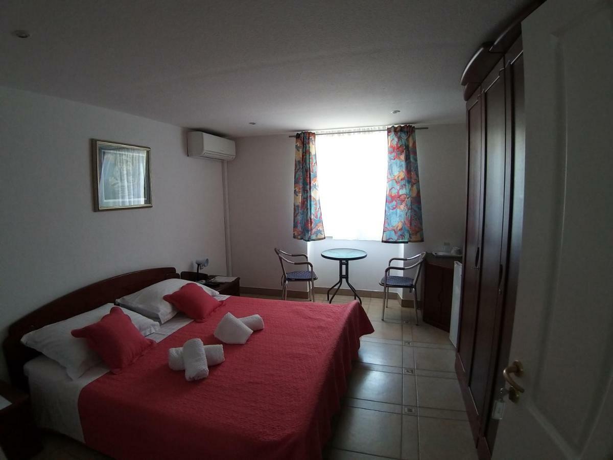 Riva Rooms Bol Bagian luar foto