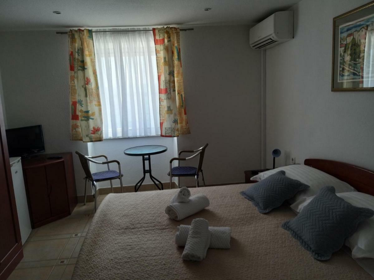 Riva Rooms Bol Bagian luar foto